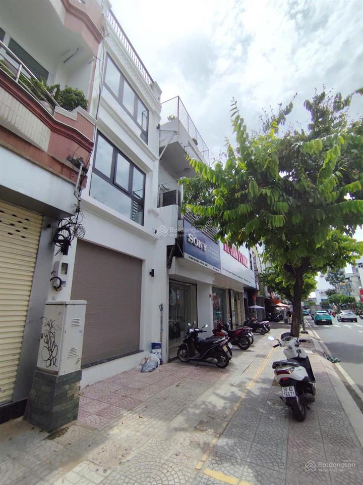 Mặt tiền đinh tiên hoàng tân định | 4x17m | trệt + 3 lầu + sân thượng