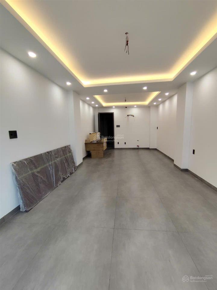 Mặt tiền đinh tiên hoàng tân định | 4x17m | trệt + 3 lầu + sân thượng