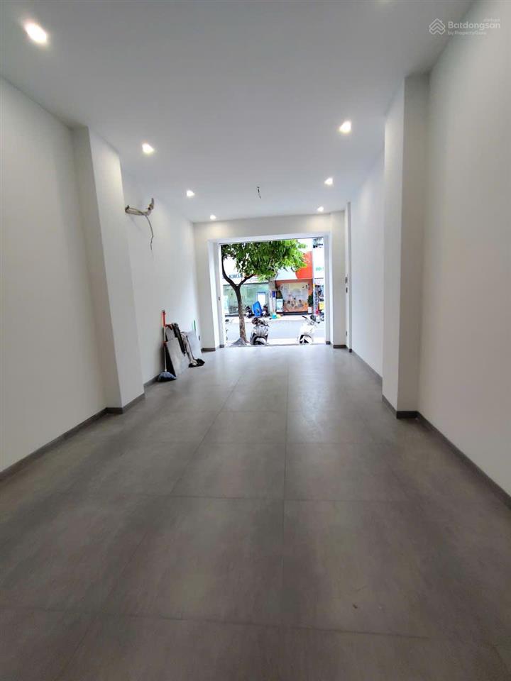 Mặt tiền đinh tiên hoàng tân định | 4x17m | trệt + 3 lầu + sân thượng
