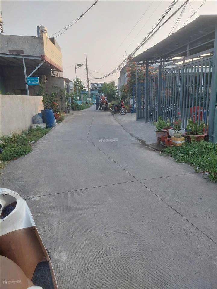 Bán 200 m2 đất thổ cư ,sát cây xăng hoàng gia ,mỹ hạnh ,đức hòa ,long an