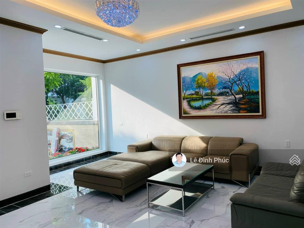 Biệt thự sân vườn, 3 mặt thoáng, 125m2x5t, thang máy xịn, full nội thất, ô tô tránh, 23.5tỷ