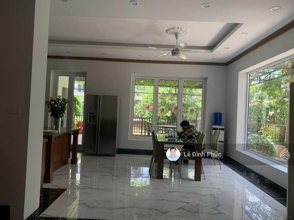 Biệt thự sân vườn, 3 mặt thoáng, 125m2x5t, thang máy xịn, full nội thất, ô tô tránh, 23.5tỷ