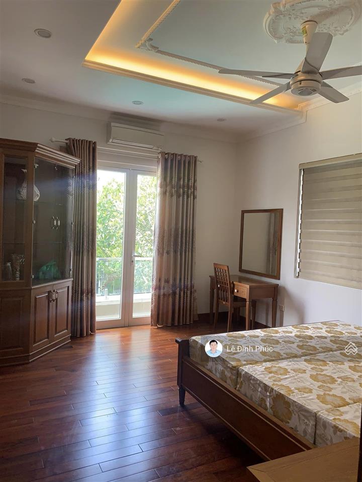 Biệt thự sân vườn, 3 mặt thoáng, 125m2x5t, thang máy xịn, full nội thất, ô tô tránh, 23.5tỷ