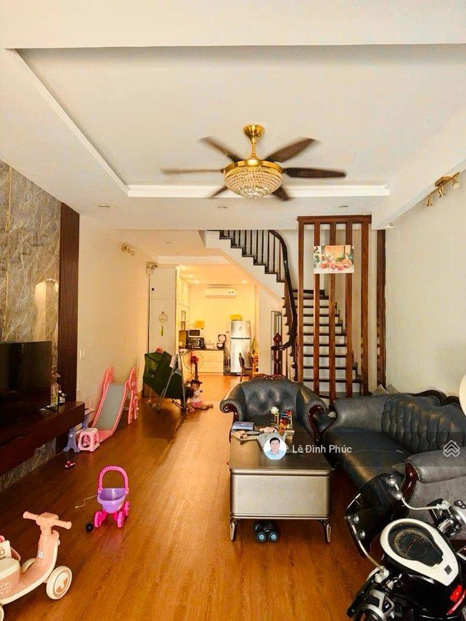 Mặt phố kim ngưu 72m2 5 tầng vỉa hè, ô tô, thuê 45 triệu/tháng, 29,5 tỷ