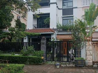 Cần tiền bán gấp nhà mặt phố số 3 ngõ trung kính  trung yên. dt 102m x 5t. giá 32 tỷ