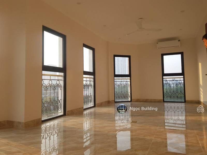 Chính chủ cần cho thuê gấp biệt thự trần kim xuyến. dt 150m x 5t. giá 60 triệu. có thang máy