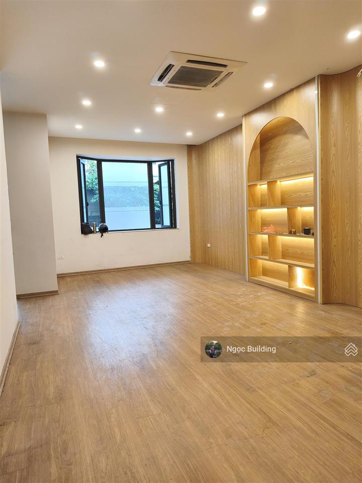 Gia đình cần tiền bán gấp nhà trung kính to  phường yên hoà hòa. dt 48m x 7t. giá 11,3 tỷ