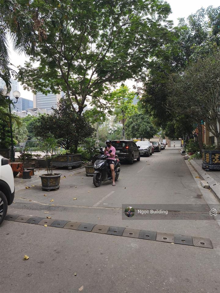Bán gấp nhà ngõ trung kính đôi  vũ phạm hàm. dt 51m x 7t. giá 11,2 tỷ