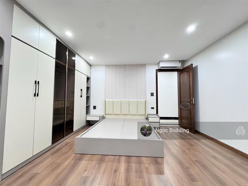 Chính chủ cần bán gấp nhà trung kính  đtm trung yên, quận cầu giấy. dt 41m x 7t. giá 16,2 tỷ