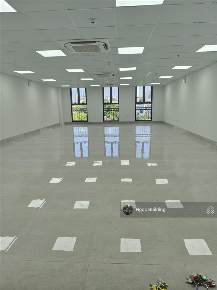 Bán nhà mặt phố vũ phạm hàm  trung hoà  lưu quang vũ. dt 110m x 5t. giá 55 tỷ