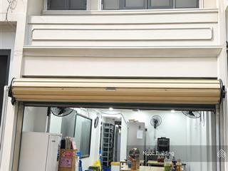 Bán nhà phân lô 46 hoàng ngân  quan nhân  phường nhân chính. dt 46m x 5t. giá 16,4 tỷ