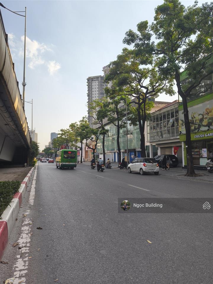Cho thuê nhà mặt phố số 2 trung kính cầu giấy. dt 67m x 7,5t. giá 38 triệu