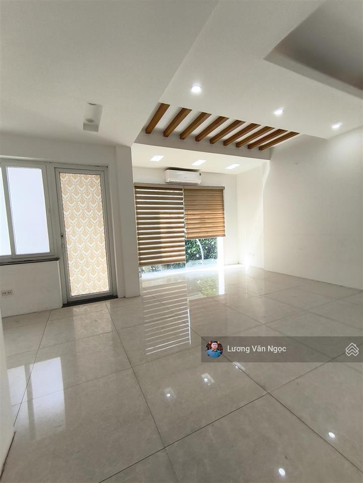 Cho thuê nhà ngõ 26 đỗ quang thông sang trần duy hưng  trung hòa. dt 72m2 x 5t. giá 22 triệu