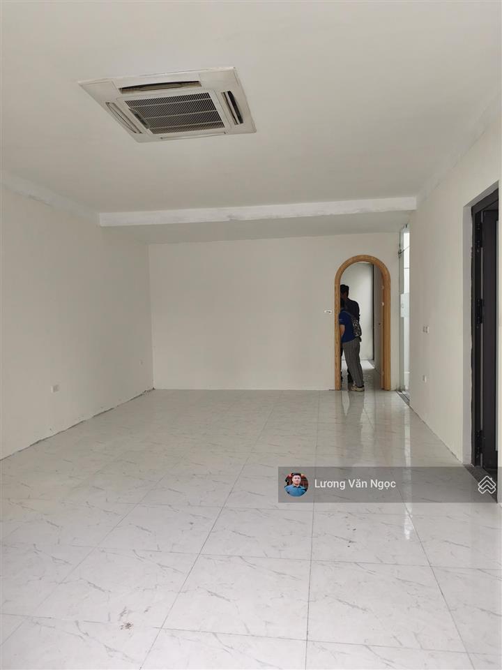 Cho thuê tầng 1 mặt phố lưu quang vũ, phường trung hoà. dt 180m2/sàn. giá 19,5 triệu/th