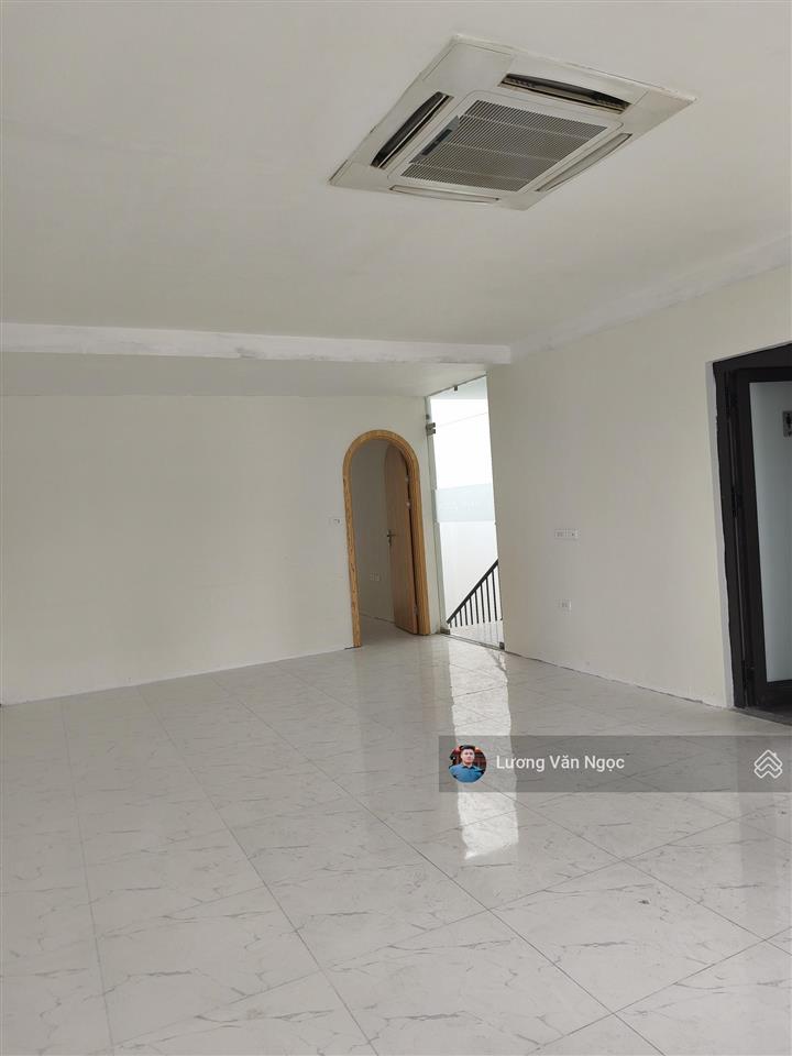 Cho thuê tầng 1 mặt phố lưu quang vũ, phường trung hoà. dt 180m2/sàn. giá 19,5 triệu/th