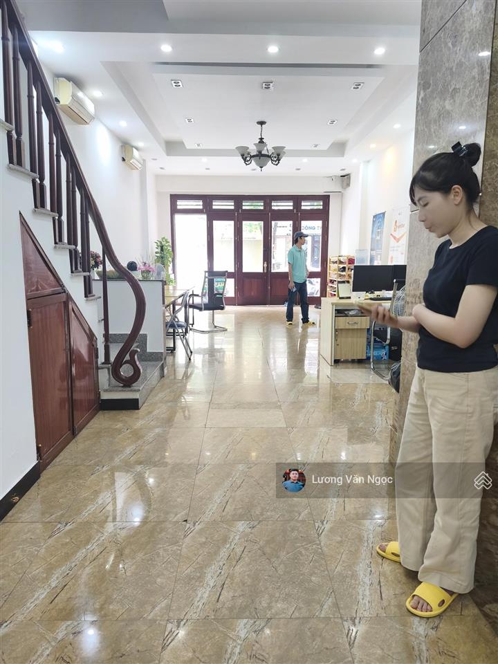 Cho thuê nhà số 8 ngõ 80 trung kính  phường yên hoà. dt 60m x 5t. giá 18 triệu