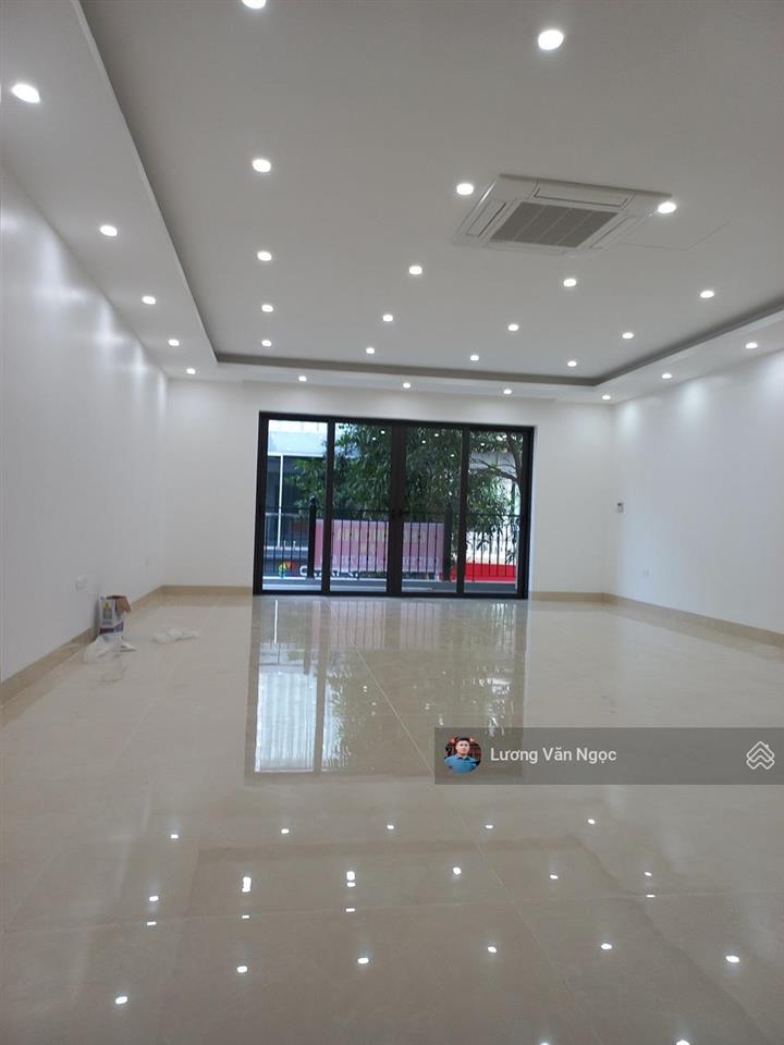 Cho thuê gấp liền kề a10 nguyễn chánh  phường yên hoà. dt 90m x 5t. có thang máy. giá 44 triệu