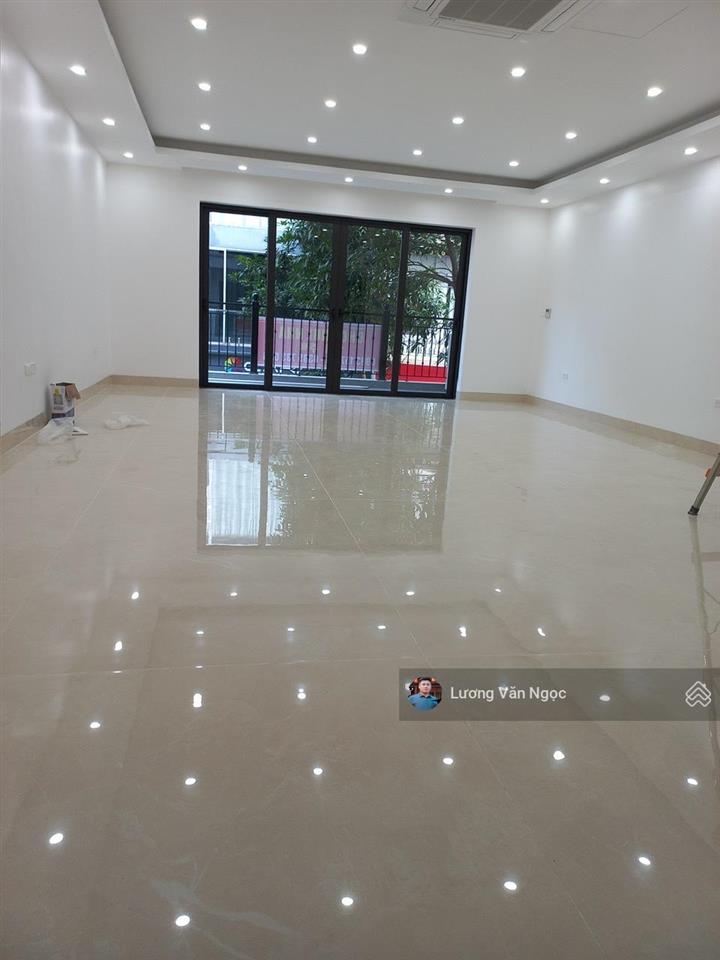 Hot. chính chủ cần tiền bán gấp tòa vp nguyễn bá khoản (trung yên 9). dt 42m x 7t. giá 15,9 tỷ