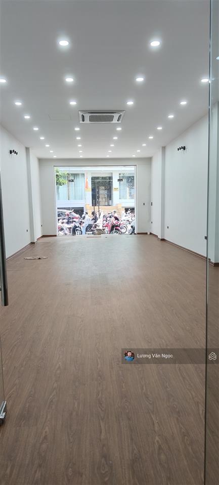 Chính chủ bán gấp liền kề a10 nguyễn chánh  phường yên hoà  cầu giấy. dt 82m x 5t. giá 32,8 tỷ