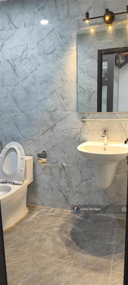 Chính chủ cho thuê nhà số 23e liền kề a10 nguyễn chánh  phường yên hoà. dt 90m x 5t. giá 41 triệu