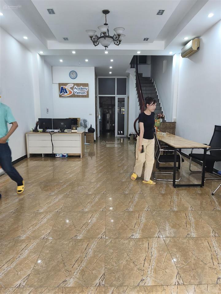 Chính chủ cho thuê gấp tầng 1+2 văn phòng phố vũ phạm hàm  phường trung hoà. dt 230m/2t. giá 20 tr