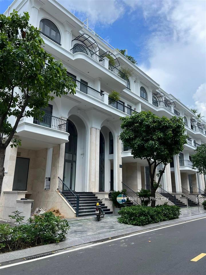 Bán gấp nhà ngang 7mx20 giá tốt 30,6 tỷ, nhà thô khu đông nam khu đô thị vạn phúc city
