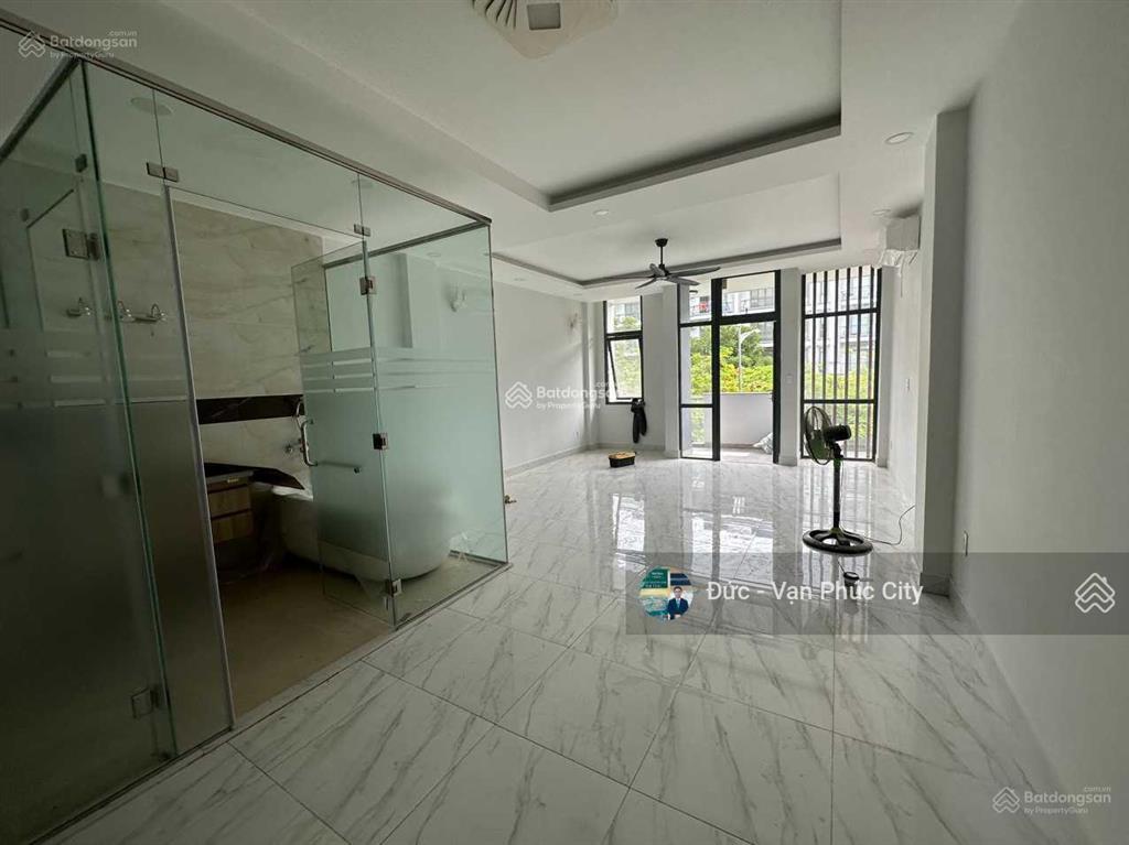 Cho thuê căn shophouse nguyễn thị nhung 5x20m, 5 tầng, giá chỉ 45 triệu/tháng. giá tốt