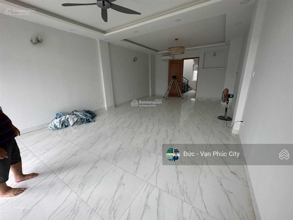 Cho thuê căn shophouse nguyễn thị nhung 5x20m, 5 tầng, giá chỉ 45 triệu/tháng. giá tốt