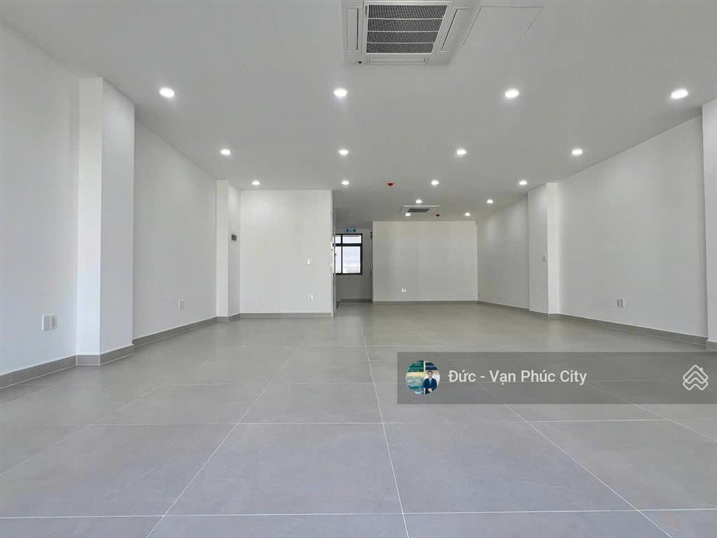 Cần bán tòa nhà văn phòng 7x20m, hầm 5 tầng đối diện cv vạn phúc city