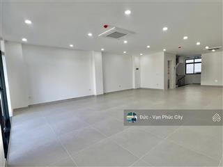 Cần bán tòa nhà văn phòng 7x20m, hầm 5 tầng đối diện cv vạn phúc city