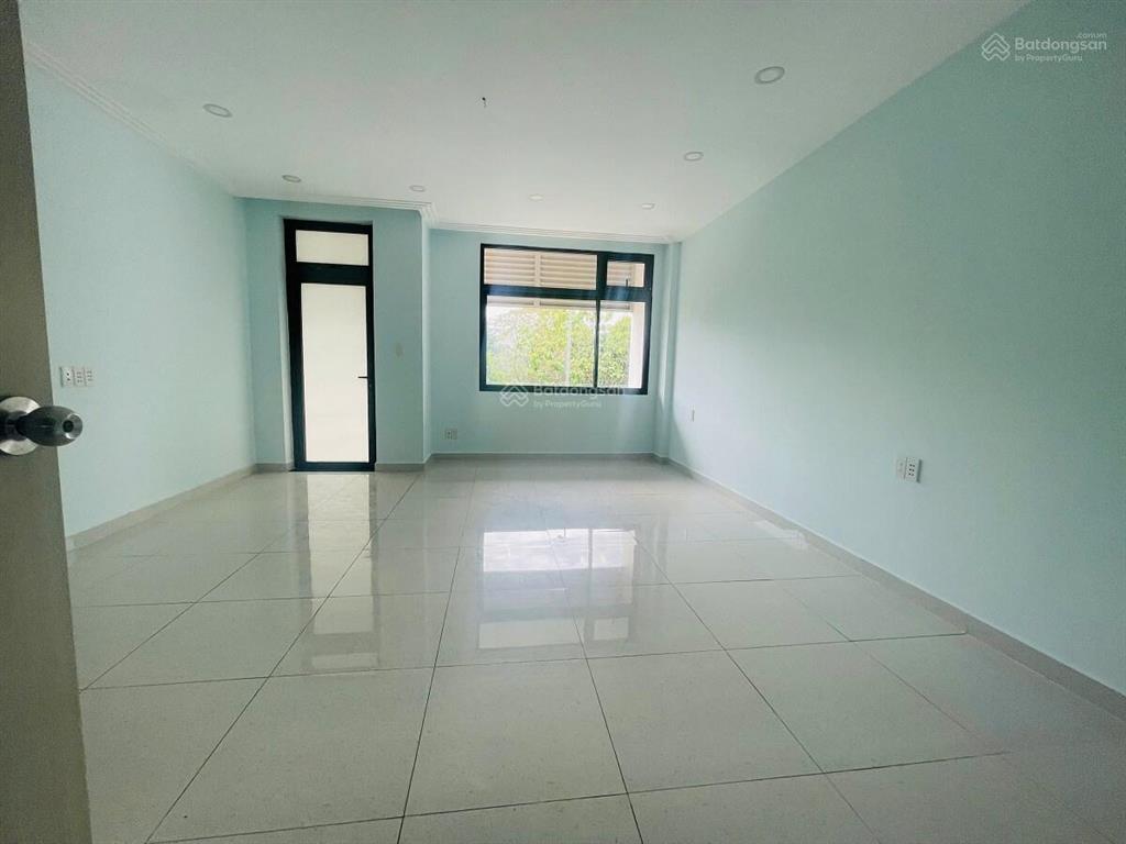 Cho thuê nhà 5x22m văn phòng kđt vạn phúc city, 33 tr/tháng, đường lớn 20m, thủ đức, hcm