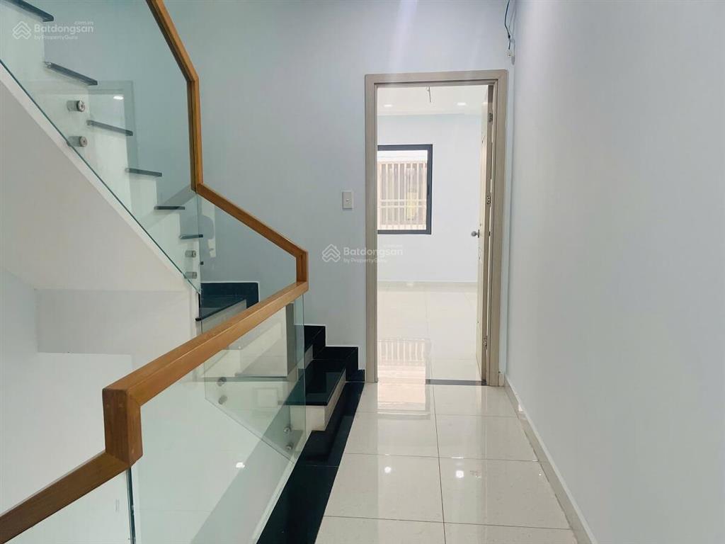 Cho thuê nhà 5x22m văn phòng kđt vạn phúc city, 33 tr/tháng, đường lớn 20m, thủ đức, hcm