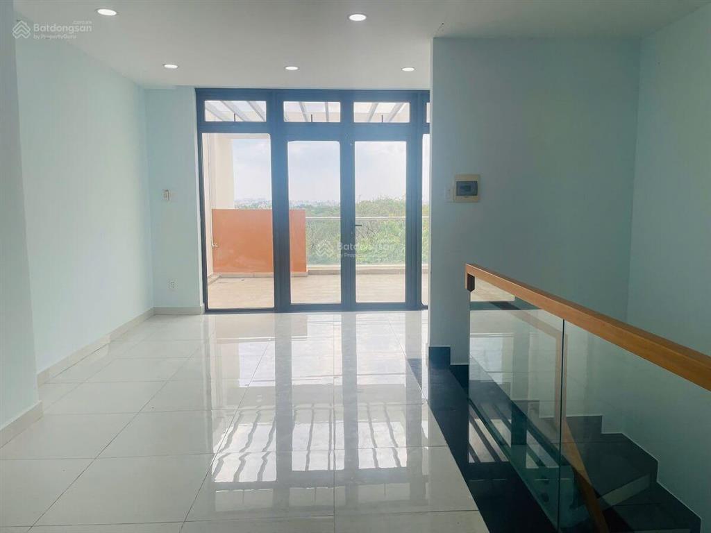 Cho thuê nhà 5x22m văn phòng kđt vạn phúc city, 33 tr/tháng, đường lớn 20m, thủ đức, hcm
