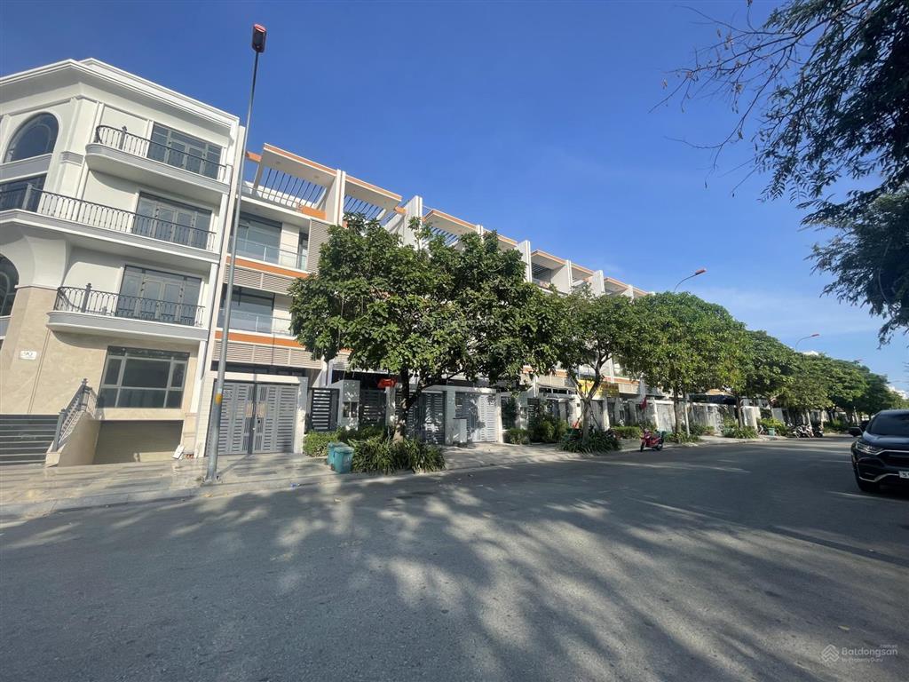 Cho thuê np tại kđt vạn phúc city, 33 triệu, 110m2, 4pn, 4tầng giá tốt