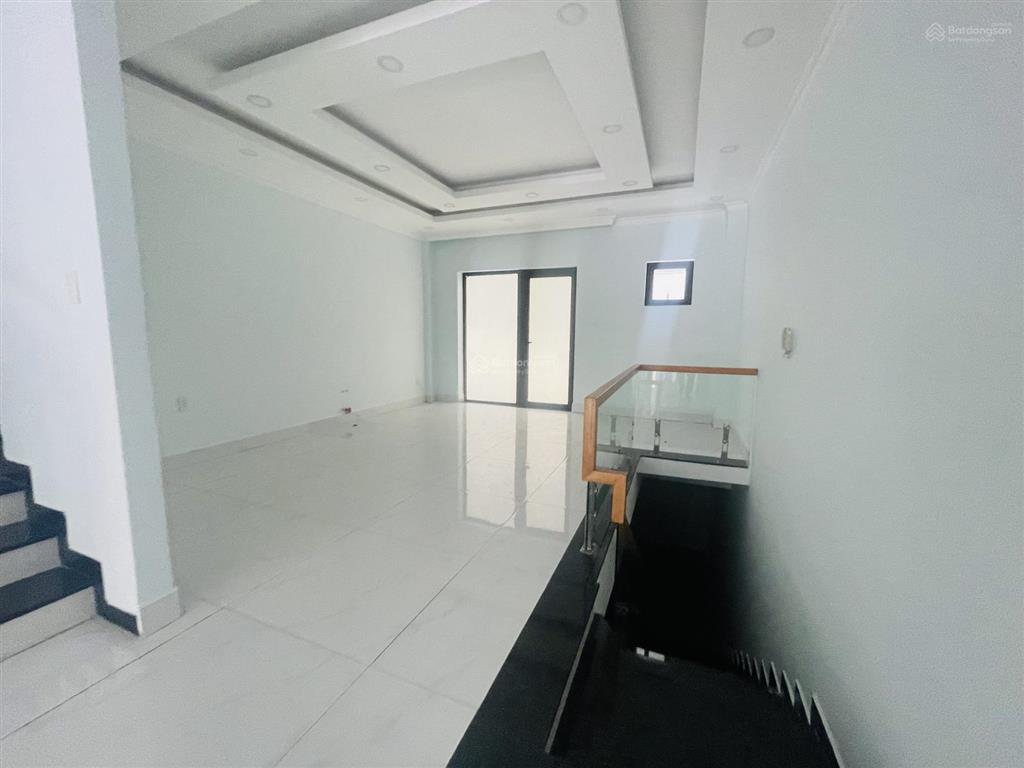 Cho thuê np tại kđt vạn phúc city, 33 triệu, 110m2, 4pn, 4tầng giá tốt