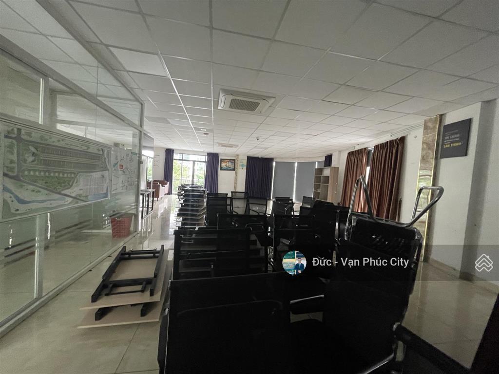 Siêu phẩm cho thuê căn góc mặt tiền nguyễn thị nhung kđt vạn phúc city 254m2, giá 150 triệu/tháng
