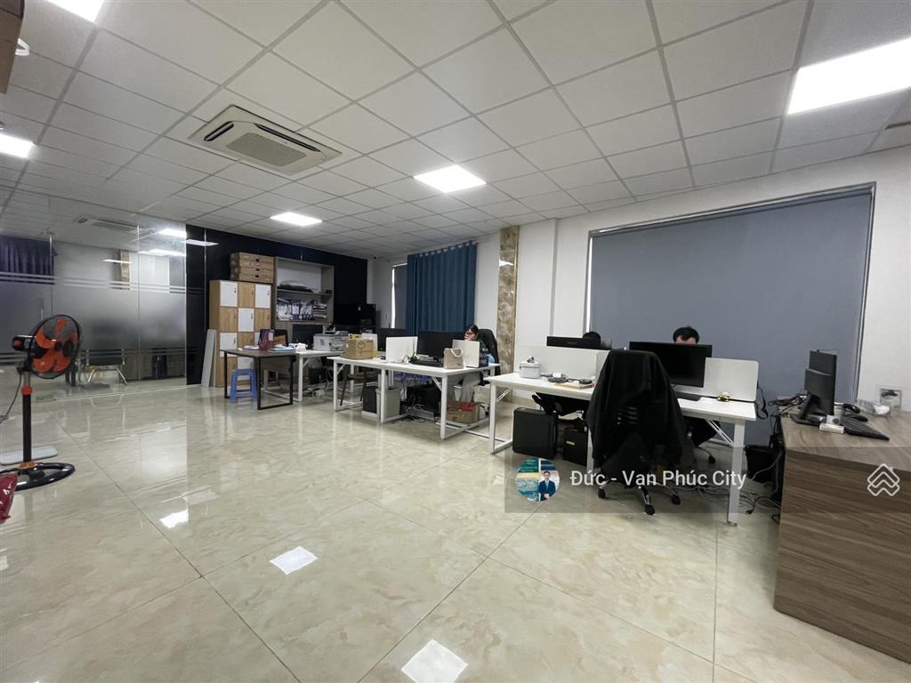 Siêu phẩm cho thuê căn góc mặt tiền nguyễn thị nhung kđt vạn phúc city 254m2, giá 150 triệu/tháng