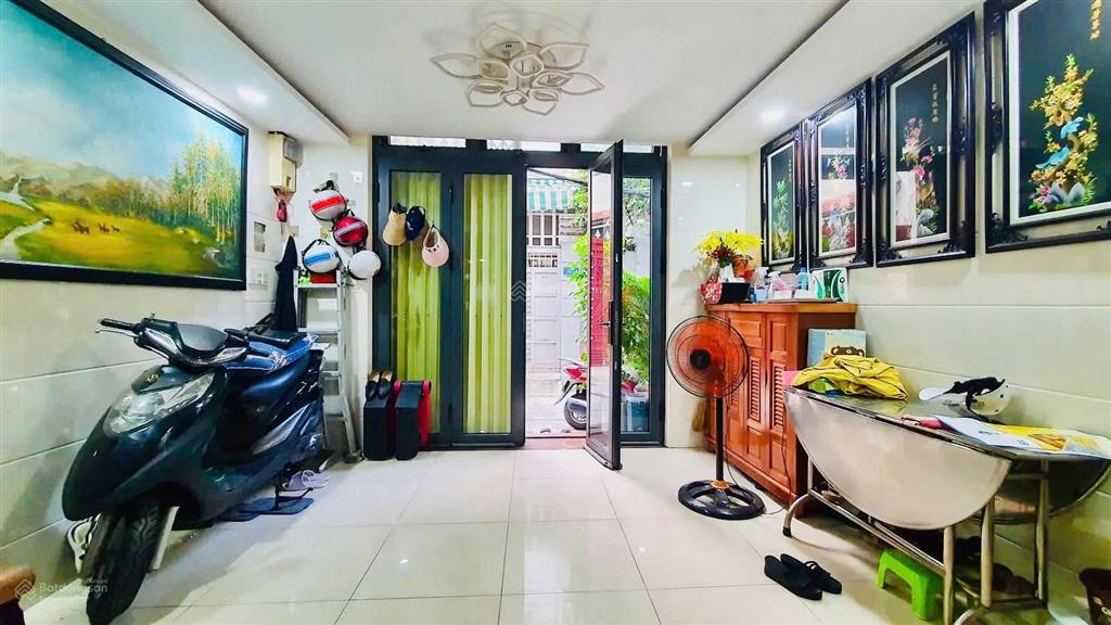 Nhà phố 5 tầng đúc phường cô giang, quận 1, dtsd 163m2, 6pn, công năng đại gia đình lớn ở ngay