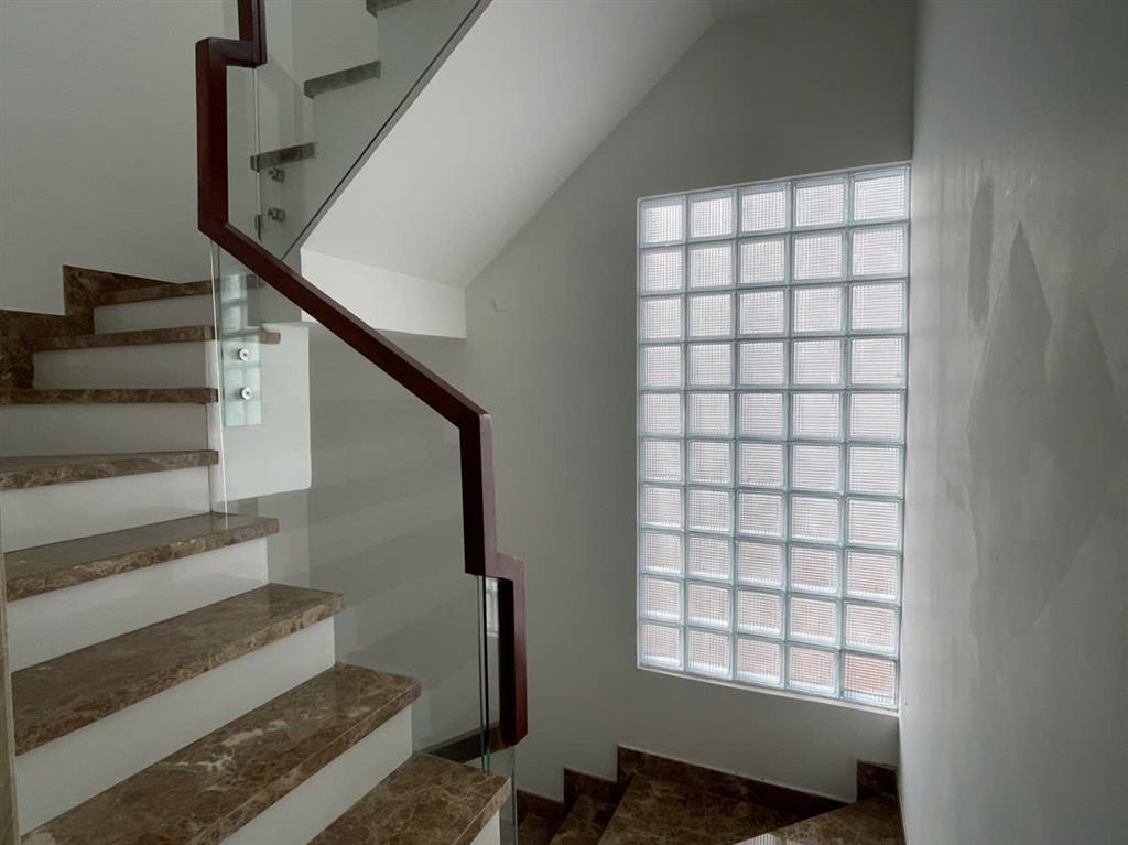 Tài sản dòng tiền  trung tâm quận 1  nguyễn văn nguyễn  6 tầng thang máy (27 tỷ)