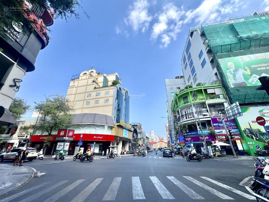 Hiếm nhà phố thủ khoa huân, sát chợ bến thành, 74.6m2, 9pn, ngang khủng 4m1, 21 tỷ
