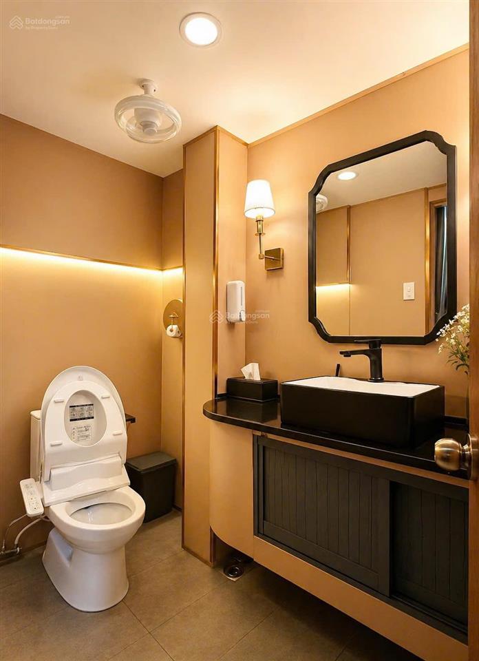 Lê thánh tôn  quận 1  phố nhật nổi tiếng  4 tầng  dòng tiền đều đặn 40tr/tháng (15,5 tỷ)