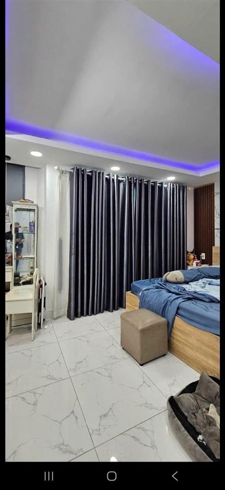 NHÀ ĐẸP HOÀN CÔNG ĐỦ Ở NGAY - NGANG 4M - TRUNG TÂM QUẬN 11.
