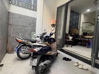 TRUNG TÂM QUẬN 10 – VÀI BƯỚC RA MẶT TIỀN NGUYỄN DUY DƯƠNG.