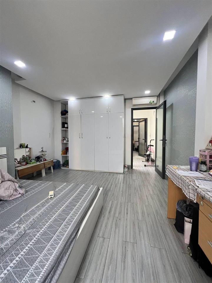 TRUNG TÂM QUẬN 10 – VÀI BƯỚC RA MẶT TIỀN NGUYỄN DUY DƯƠNG.
