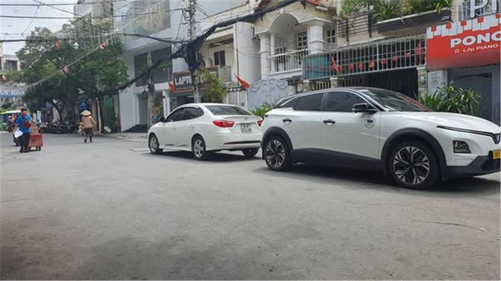 💥 TÒA NHÀ 6 TẦNG – HẺM XE TẢI QUAY ĐẦU 10M – VỪA Ở VỪA KHAI THÁC CHDV DÒNG TIỀN CAO.