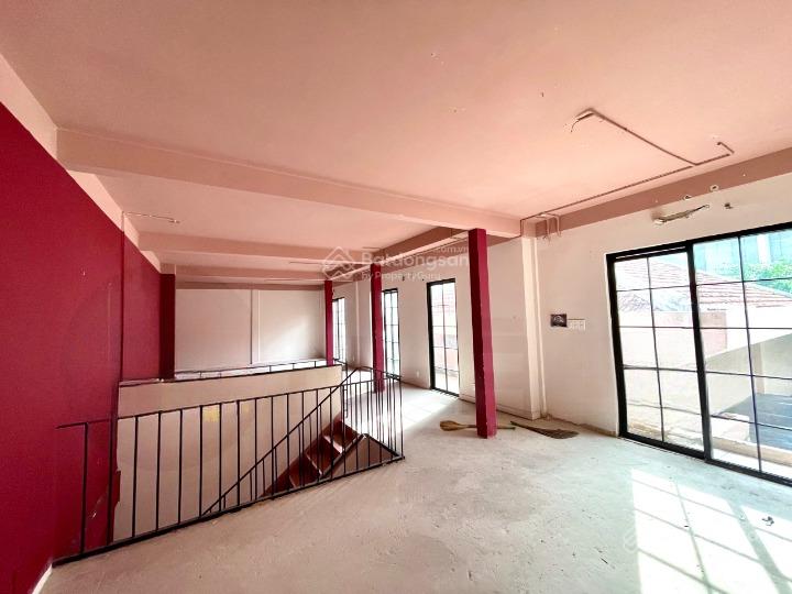 Cho thuê nhà mặt tiền số 79 đường hồ xuân hương, quận 3, dt 14x20m, 1 trệt, 1 lửng, dtsd 560 m2
