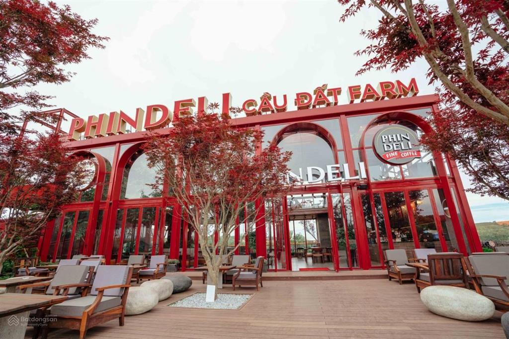 Cho thuê mặt bằng mặt tiền đề thám, quận 1, dt 25x36m, 1 trệt 1 lầu, dtsd 1.800m2