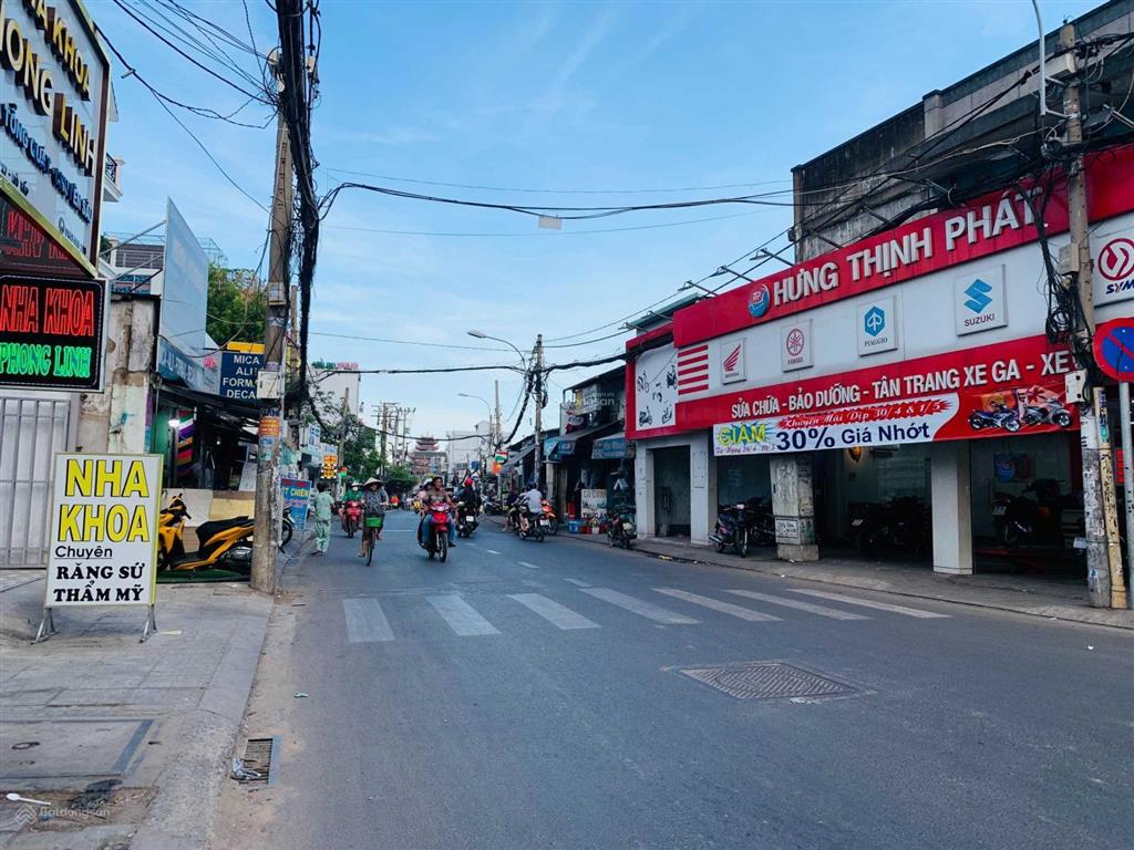 Cho thuê mặt bằng góc 2mt bến chương dương, quận 1, dt 20x25m, 1 trệt, 2 lầu, dtsd 1.500m2