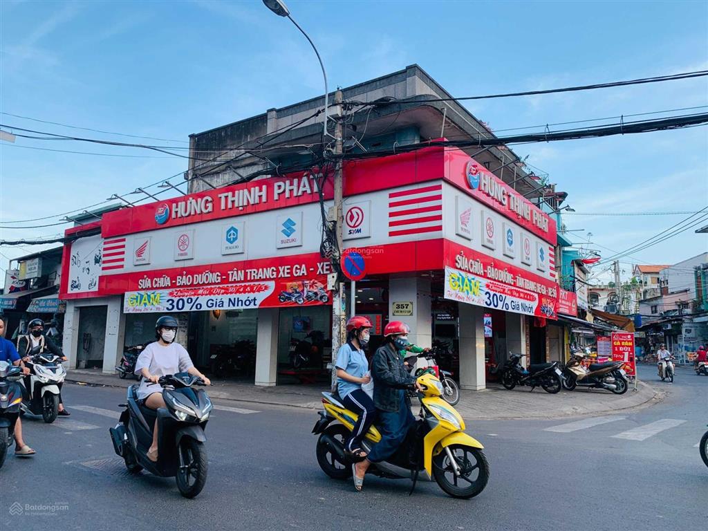 Cho thuê mặt bằng góc 2mt bến chương dương, quận 1, dt 20x25m, 1 trệt, 2 lầu, dtsd 1.500m2