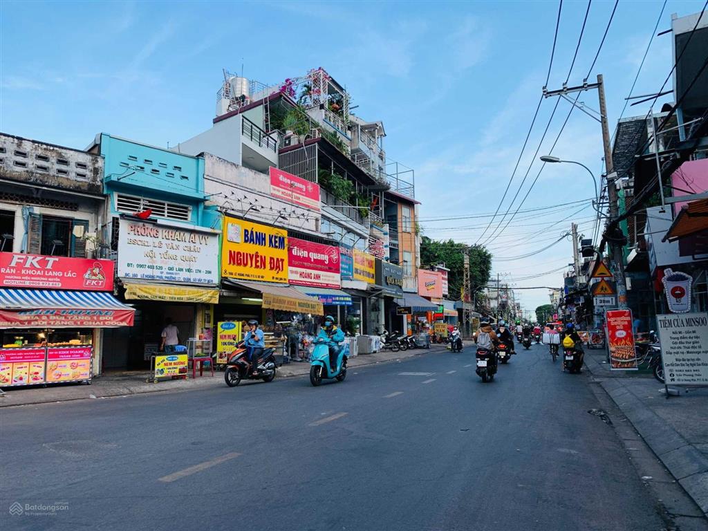 Cho thuê mặt bằng góc 2mt bến chương dương, quận 1, dt 20x25m, 1 trệt, 2 lầu, dtsd 1.500m2